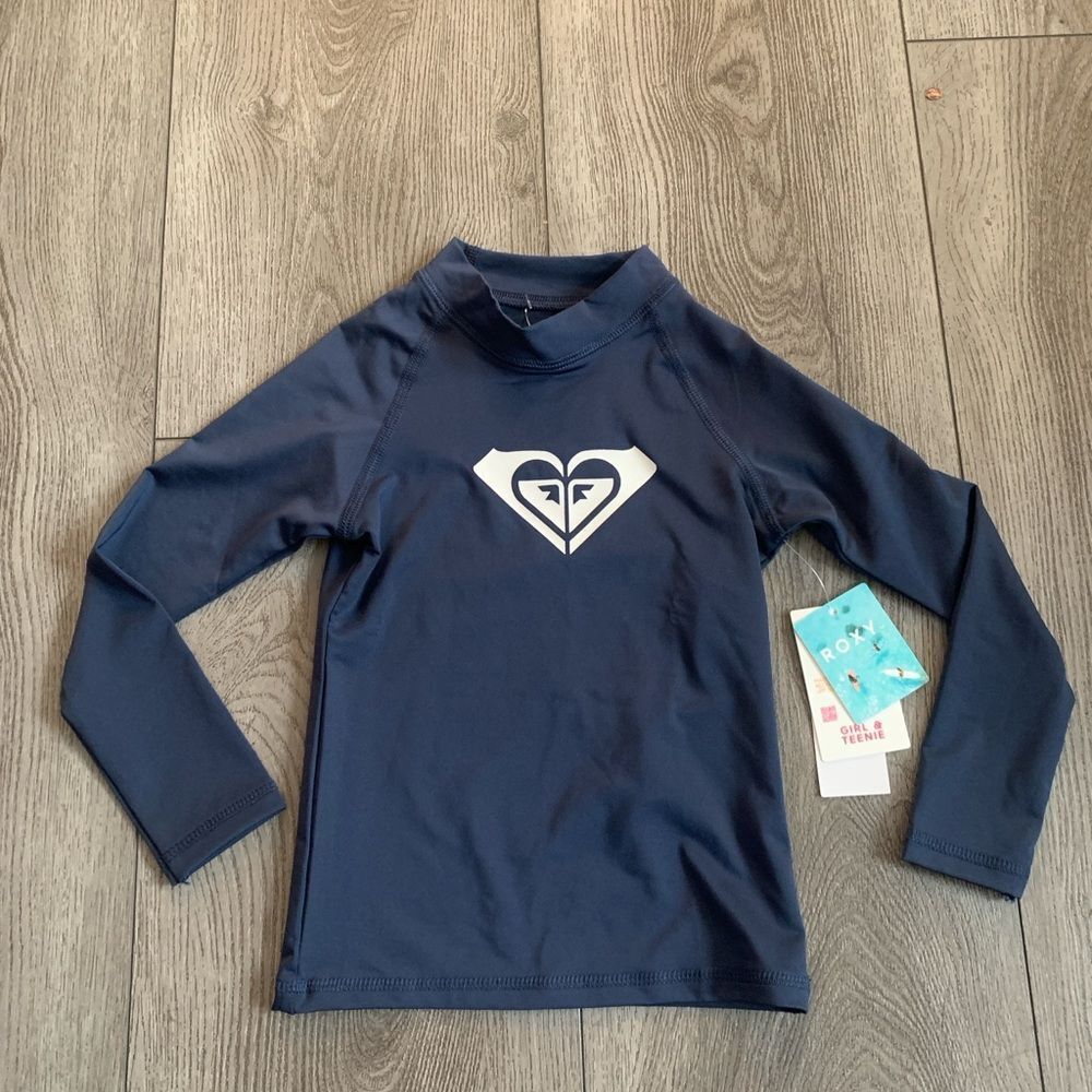 Roxy girl rashguard perfect for the beach